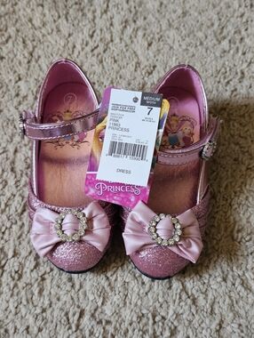 New in Box! Disney Princess Girls Toddler Shoes - Size 7 - Pink Sparkle